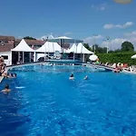 Ξενοδοχείο Isabela 4*