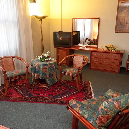 Isabela Hotel SantʼAngelo