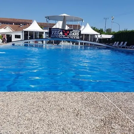 Isabela SantʼAngelo