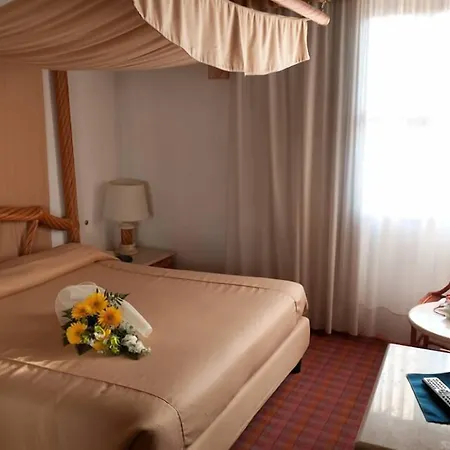 Isabela Ξενοδοχείο 4*