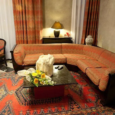 Isabela ホテル 4*